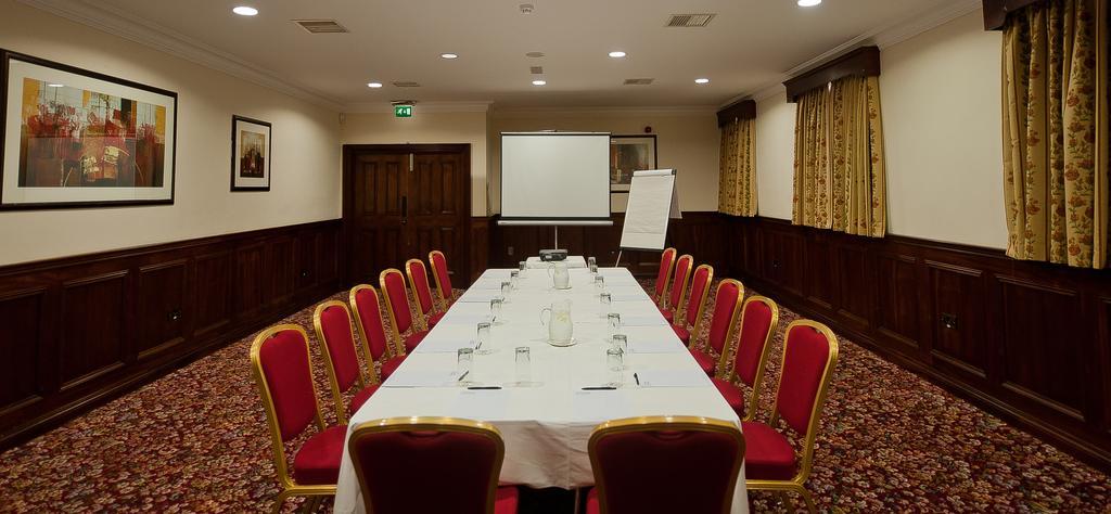Corr'S Corner Hotel Newtownabbey Exterior photo