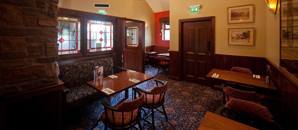 Corr'S Corner Hotel Newtownabbey Exterior photo