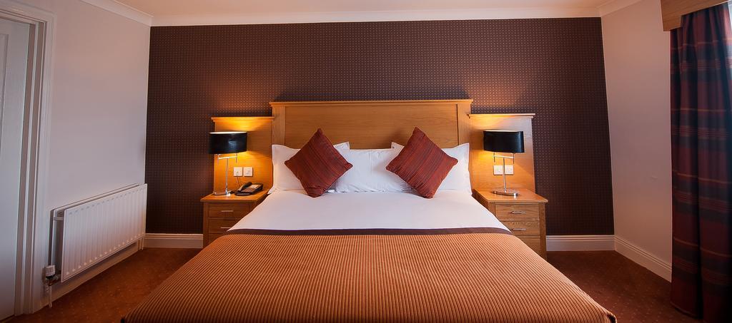 Corr'S Corner Hotel Newtownabbey Exterior photo
